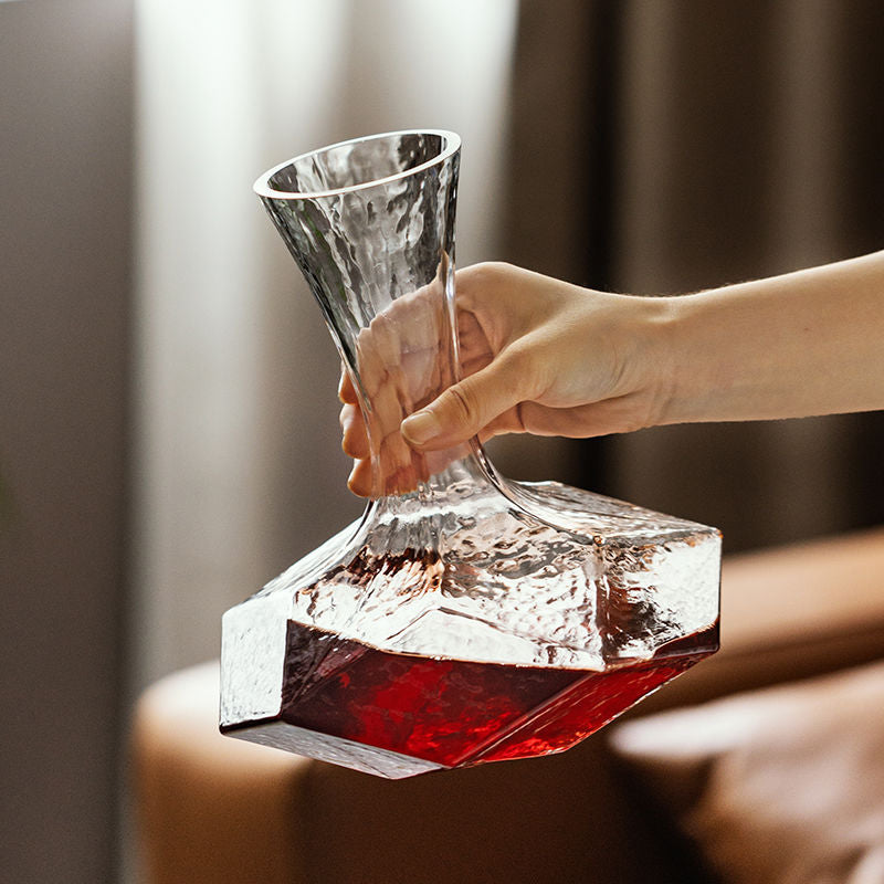 Diamond Decanter – Skulpturel Karafel til Vin